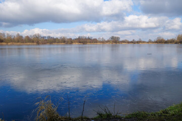 Gefrorener See