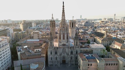 Fototapeta premium foto de drone de Catedral de Barcelona España europa