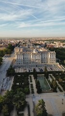 Fototapeta premium foto de drone de Palacio Real de Madrid España europa