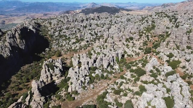 v&iacute;deo con dron del Paraje Natural Torcal de Antequera M&aacute;laga Espa&ntilde;a europa