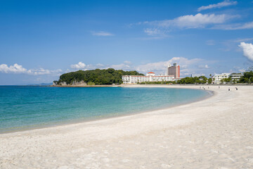 Fototapeta premium White sand beaches in Shirarahama in Asia, Japan, Kansai, Shirarahama, in summer, on a sunny day.