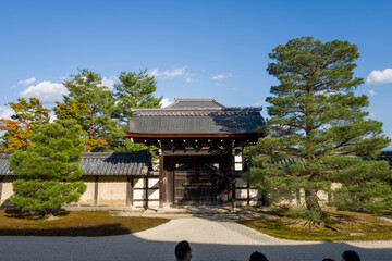 Fototapeta premium The gate of Tenryu-ji Hatto (Dharma Hall) in Kyoto in Asia, Japan, Kansai, Kyoto, in summer, on a sunny day.