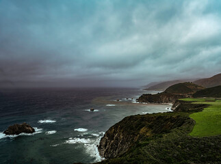 Obraz premium Bixby Bridge from Hurricane Point, Big Sur, California 
