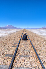 山と砂漠と鉄道 - チリの雄大な自然