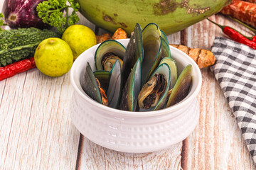 Fresh boiled mussels in the bowl