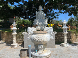 Chau Linh Ung in Da Nang