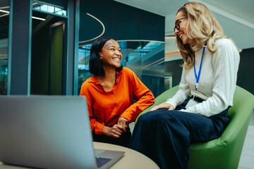 Professional financial analyst in a consultation with a client in the financial district