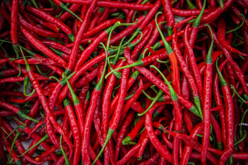 Fototapeta premium Red chilies available in traditional markets.