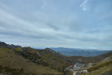 Fototapeta premium Stunning mountain landscape of the Picos de Europa seen from the Covadonga ascent in Asturias