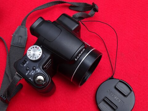 Panasonic Lumix FZ18