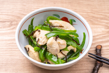 ピーマンと鶏肉の塩炒め