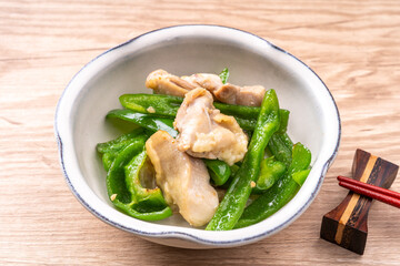 ピーマンと鶏の塩炒め