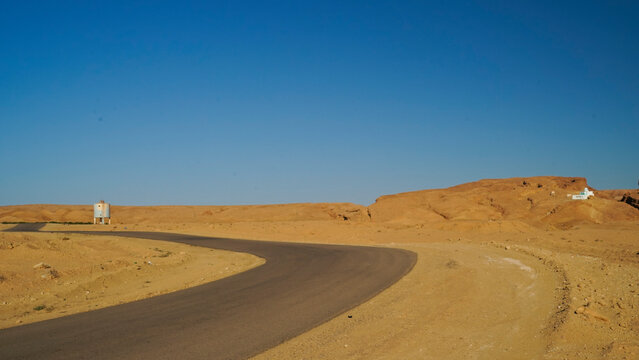 Lo spettacolare Canyon di Djebel Sidi Bouhlel dove sono state girate alcune scene di Guerre Stellari, nella provincia di Tozeur, Tunisia