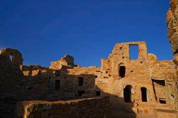 Ksar Beni Barka e,Al Barka Moschea,tipico villaggio Berbero costruito sulla cima di una montagna rocciosa costituito da abitazioni e magazzini per il cibo. Tataouine,Tunisia