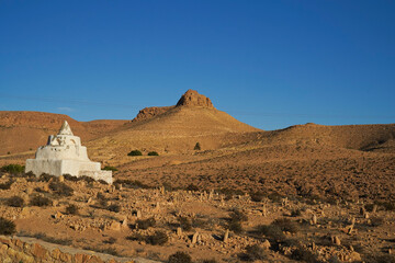 Ksar Douiret,tipico villaggio fortificato Berbero composto da granai e abitazioni costruiti all'interno di un muro di cinta difensivo.