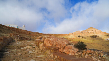 Ksar Guermassa,tipico villaggio fortificato Berbero composto da granai e abitazioni costruiti...
