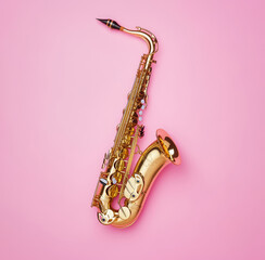 Naklejka premium saxophone on red background