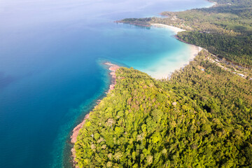 Obraz premium Tropical beach with blue sky Koh Kood or Koh Kut Thailand.