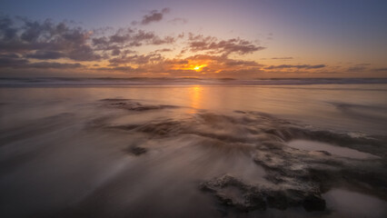 Obraz premium sunrise over the sea