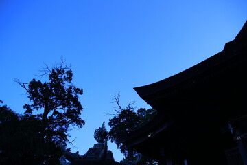 月のある景色