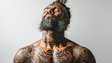 Obraz premium A MÄori god, like Tangaroa, portrayed with traditional tattoos and a spiritual aura on a white background.
