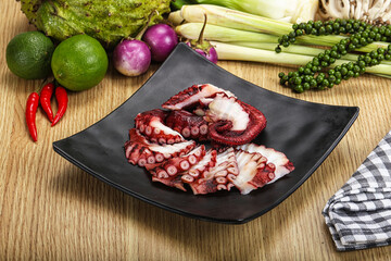 Jamanese cuisine - sashimi with octopus