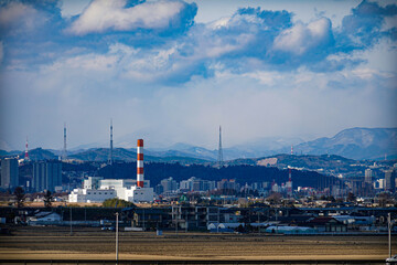 Obraz premium 雪山の下の都市