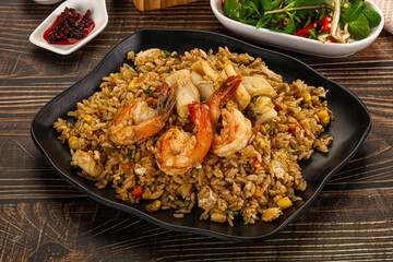 Vietnamese fried rice with prawn and squid Kom Ran