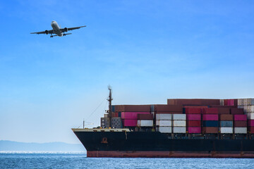 Naklejka premium Aerial view of the freight shipping transport system cargo ship container. international transportation Export-import business, logistics, transportation industry concepts 