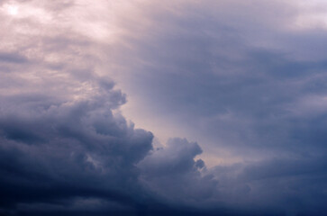 Obraz premium Dramatic rainy sky and dark clouds.