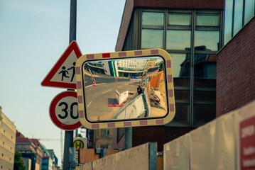 Baustelle im Spiegel