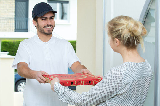 man delivering pizza