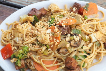 A vegetarian dish with noodles.