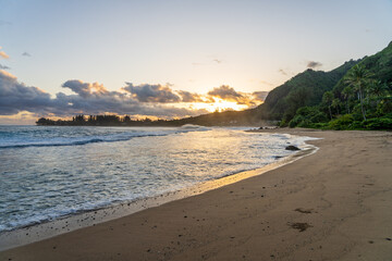 Maniniholo Bay and Haena beach towards the Tunnels beach on Kauai