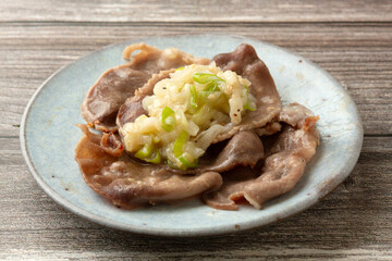 豚タンのネギ塩焼き