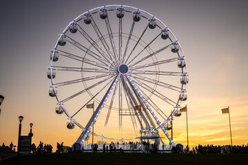 Large Ferris wheel at sunset