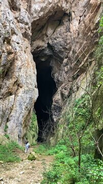 Hiking to Montejaque dam (Presa de Montejaque) and Hundidero cave (Cueva del Hundidero) in the province of Malaga, Andalusia, Spain