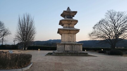 Obraz premium Stone region statue
