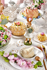 Easter table with ring cakes and decors