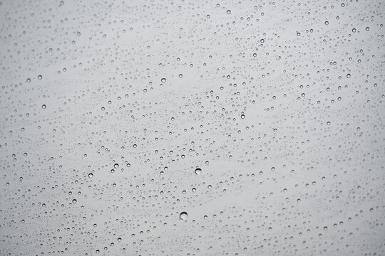 ventana transparente con textura de gotas de lluvia