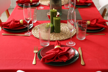 Stylish table setting for Christmas dinner