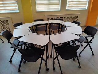 Modern Collaborative Classroom with Flexible Desk Arrangement
