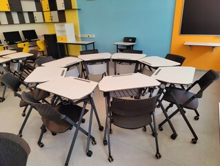 Modern Collaborative Classroom with Flexible Desk Arrangement