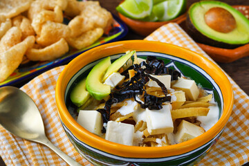 メキシコのトルティージャのスープ　ソパ・デ・トルティージャ（ソパ・アステカ） Mexican tortilla soup　Sopa de Tortilla (Sopa Azteca）