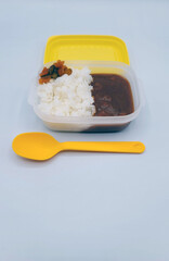 シンプルなカレーライス弁当・子供用ランチボックス／Simple curry rice bento/kids' lunch box／심플한 카레라이스 도시락・어린이용 런치 박스
