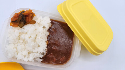 シンプルなカレーライス弁当・子供用ランチボックス／Simple curry rice bento/kids' lunch box／심플한 카레라이스 도시락・어린이용 런치 박스