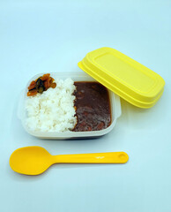 シンプルなカレーライス弁当・子供用ランチボックス／Simple curry rice bento/kids' lunch box／심플한 카레라이스 도시락・어린이용 런치 박스