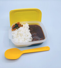 シンプルなカレーライス弁当・子供用ランチボックス／Simple curry rice bento/kids' lunch box／심플한 카레라이스 도시락・어린이용 런치 박스