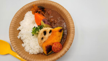 野菜たっぷりカレーライス／Curry rice with plenty of vegetables／야채 듬뿍 카레라이스