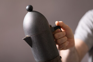 Brew rich espresso with this elegant and modern moka pot.  Perfect for coffee lovers!
